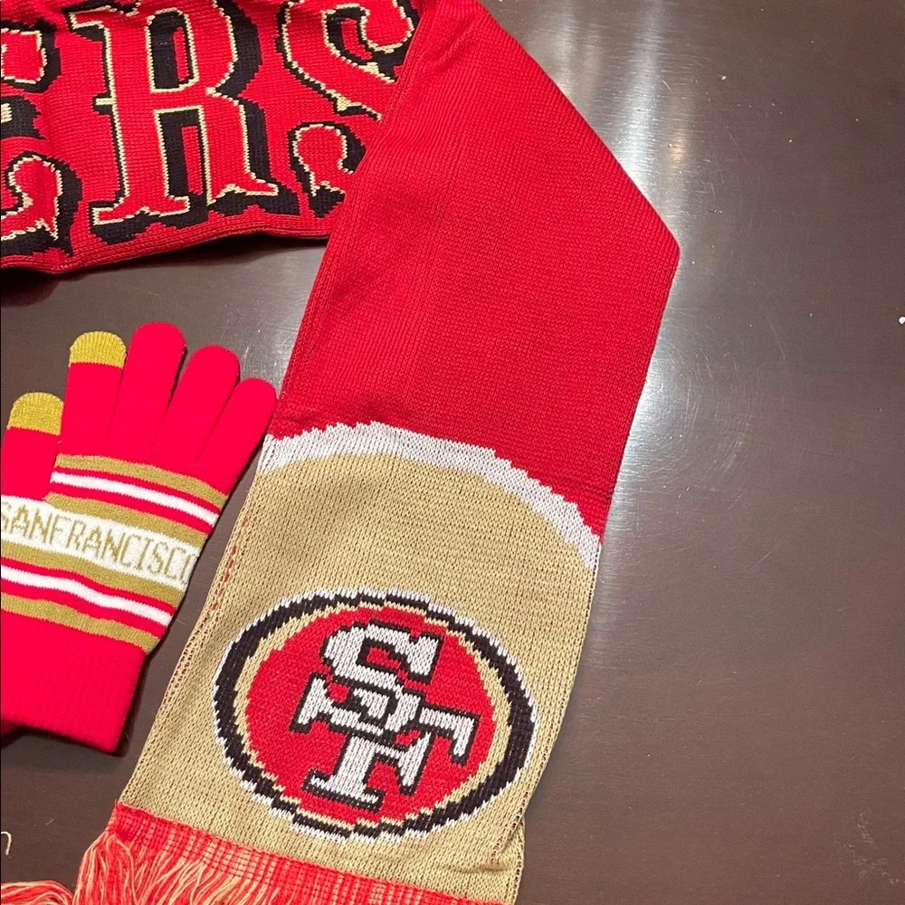 San Francisco 49ers Red Gold Scarf texting Gloves Set - FOCO NWT